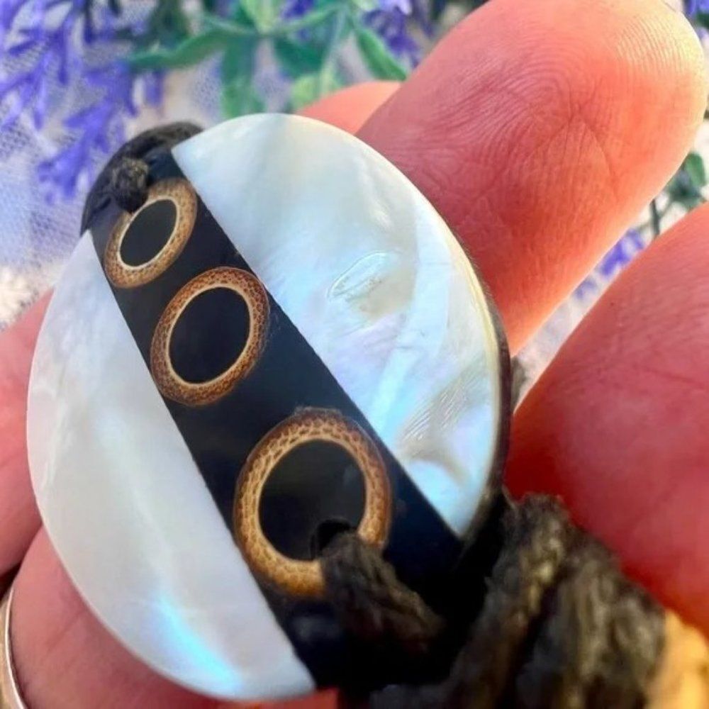 Vintage Leather & Mother of Pearl Boho Bracelet - Picture 10 of 11